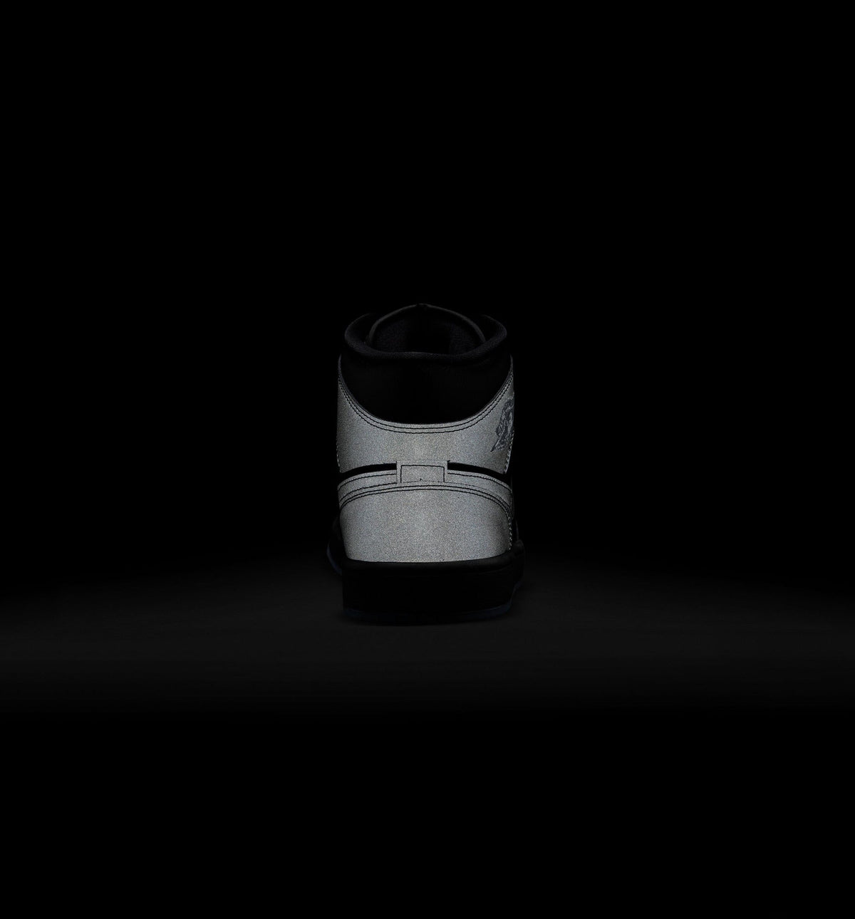 Air Jordan 1 Mid SE Men's Lifestyle Shoe – Black/Grey