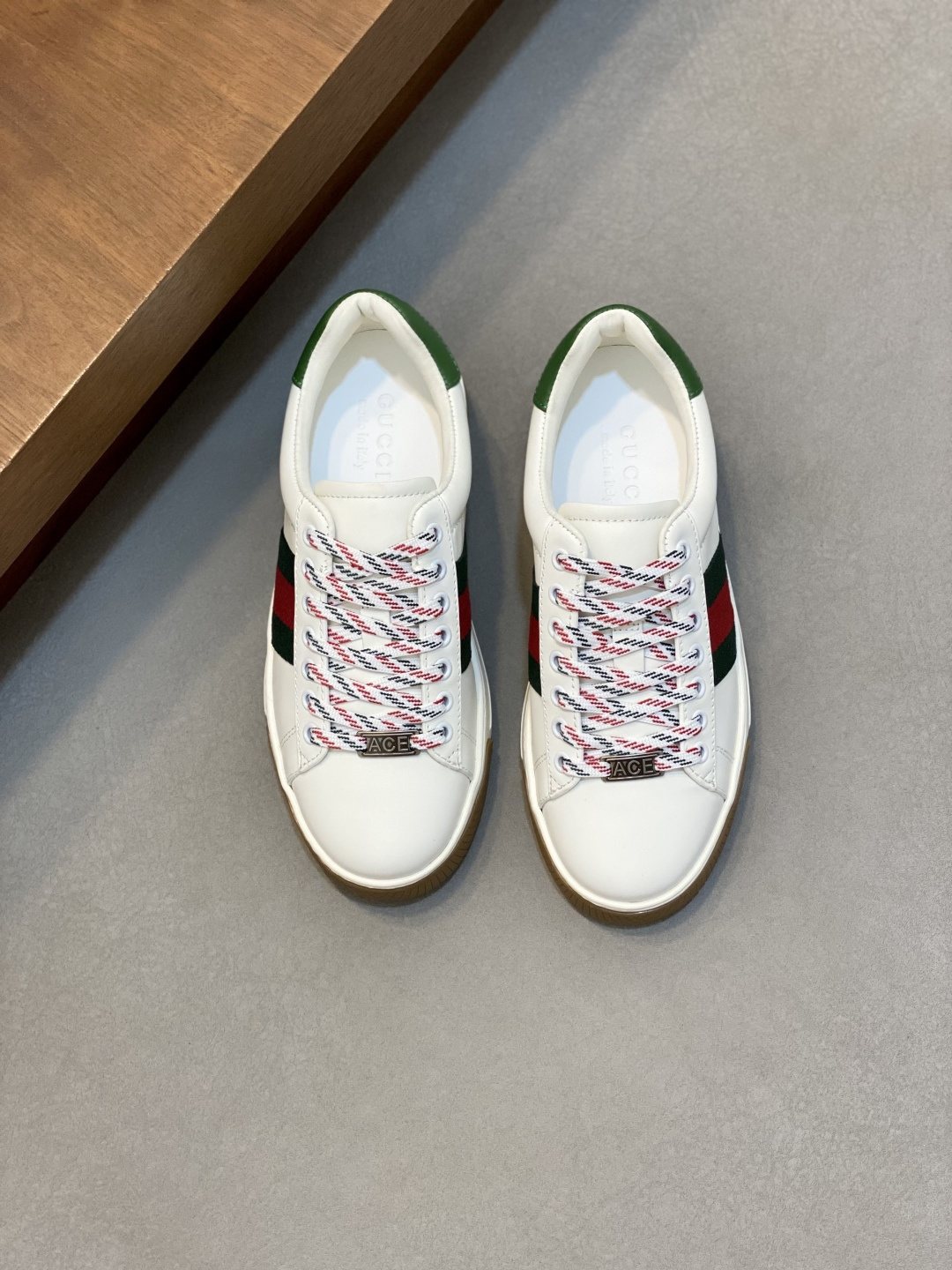 Gucci Stripe Low-Top Sneakers